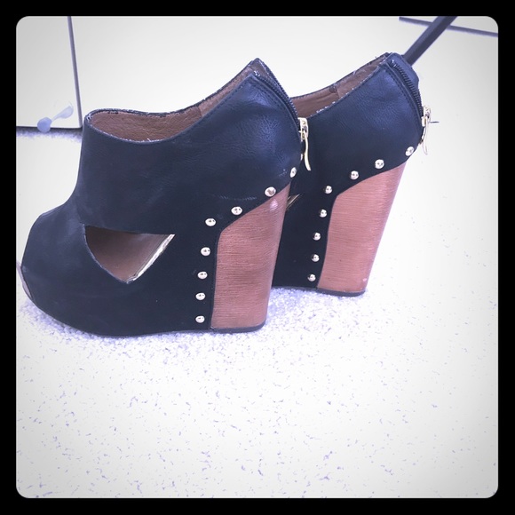 Chinese Laundry Wedges - Picture 4 of 6